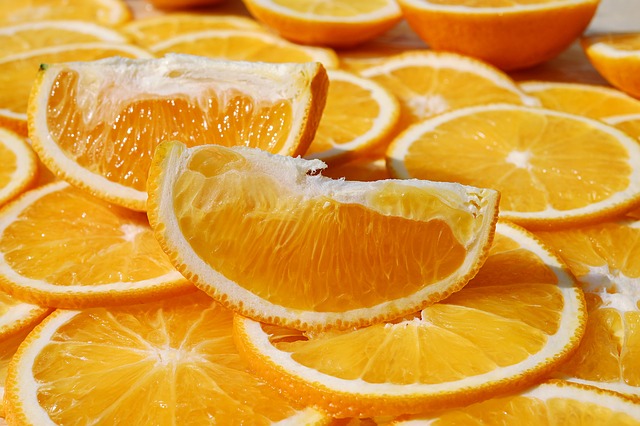 schijfjes sinaasappel waar veel vitamine c inzit.